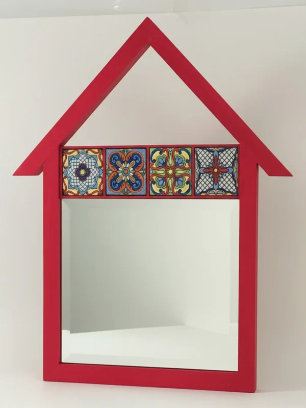 Doğal Ahşap Ev Tasarımlı Dekoratif Ayna ve Anahtarlık Duvar Panosu