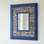 El Yapımı Ahşap Çerçeveli ve Seramik Karo Detaylı Dekoratif Duvar Aynası - Busanat Özel