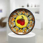 El Yapımı Özel Tasarım Seramik Tabak - Domates Desenli Sanatsal Tabaktır