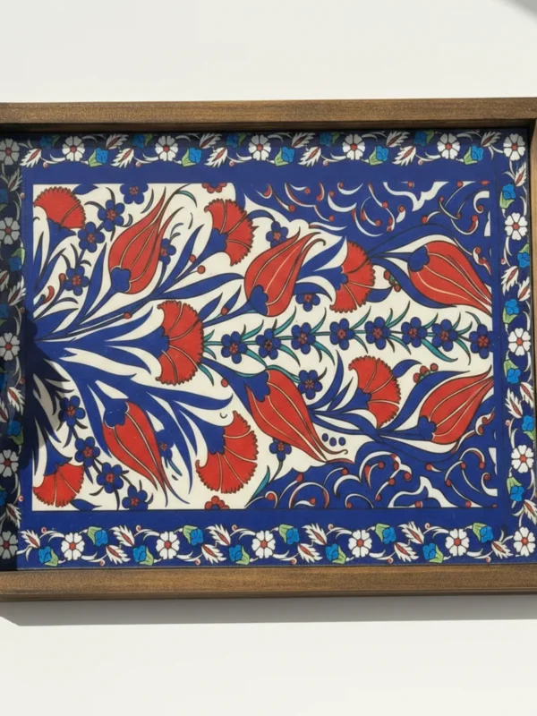 Özel Tasarım Seramik Karo Baskılı Ahşap Çerçeveli Sunum Tepsisi – 47x27 cm