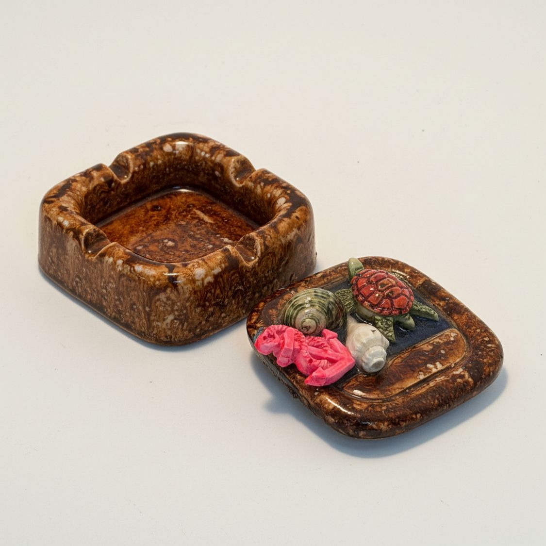 Modern Tasarım El Yapımı Dekoratif Kül Tablası Modern Tasarım El Yapımı Dekoratif Kül Tablası